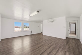 6106-6108 Paseo Delicias, Rancho Santa Fe, CA à louer Photo intérieure– Image 1 sur 23