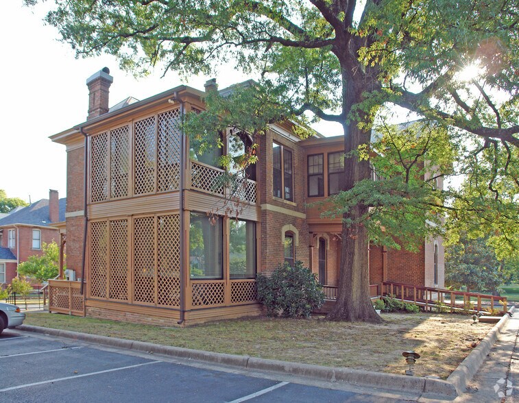 700 S Rock St, Little Rock, AR à louer - Photo de l’immeuble – Image 2 sur 3