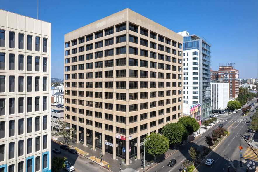 3055 Wilshire Blvd, Los Angeles, CA à louer - Photo de l’immeuble – Image 1 sur 5