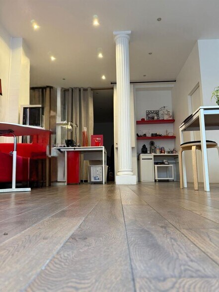 Local commercial dans Paris à louer - Photo intérieure – Image 1 sur 3