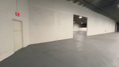 10049 NW 89th Ave, Medley, FL à louer - Vidéo sur l’annonce professionnelle 