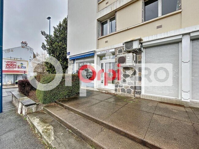 Plus de détails pour Local d'activités à louer