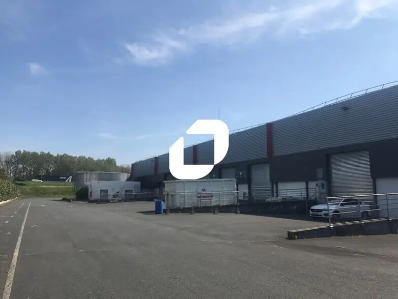 8-10 Avenue D'Oceanie, Les Ulis à louer - Photo de l’immeuble – Image 3 sur 5