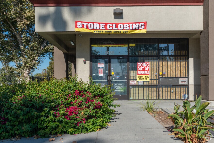 2061-2085 S Garey Ave, Pomona, CA à louer - Photo de l’immeuble – Image 3 sur 13