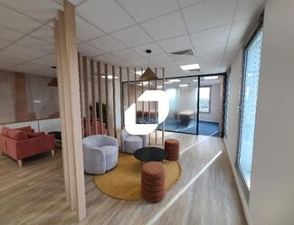 Plus de détails pour 27-27 Quai Du President Carnot, Saint-Cloud - Bureau à louer
