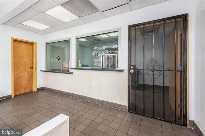 317 W Franklin St, Baltimore, MD à vendre - Photo de l’immeuble – Image 2 sur 30