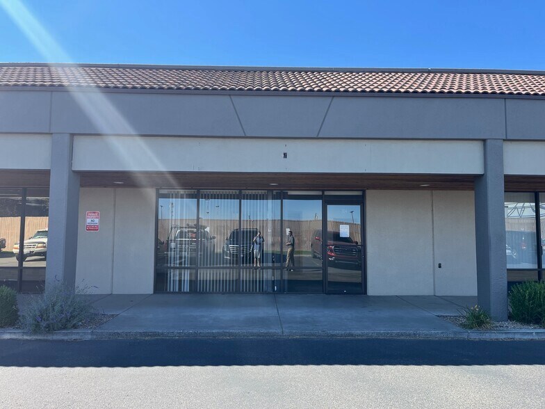 100 N Morain St, Kennewick, WA à louer - Photo de l’immeuble – Image 2 sur 8