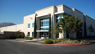 Plus de détails pour 10725 Sierra Ave, Fontana, CA - Industriel/Logistique à louer
