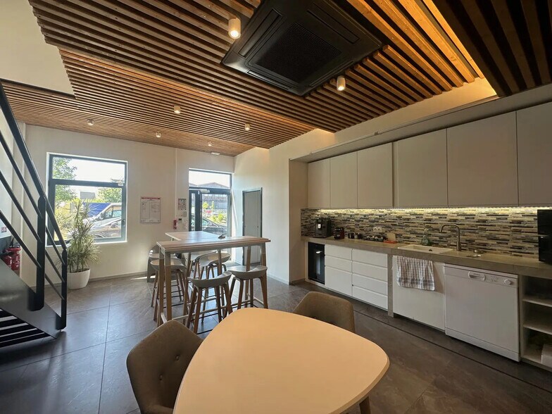 Local d’activités dans Cormeilles-en-Parisis à louer - Photo intérieure – Image 3 sur 7