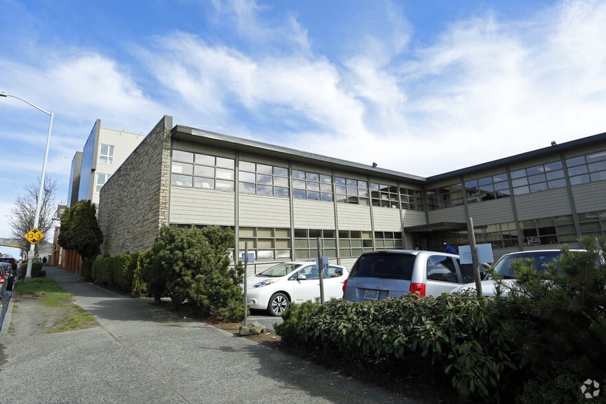 4000 Aurora Ave N, Seattle, WA à louer - Photo de l’immeuble – Image 3 sur 7