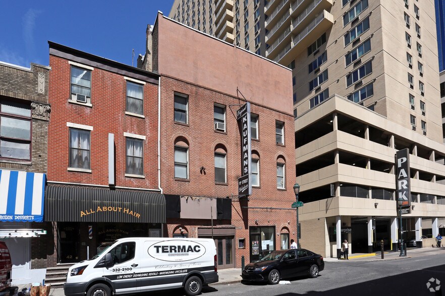 38-40 S 19th St, Philadelphia, PA à louer - Photo de l’immeuble – Image 2 sur 34