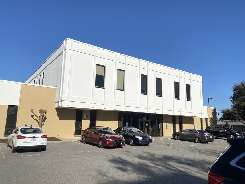 134 N Church St, Rocky Mount, NC à louer - Photo principale – Image 1 sur 10