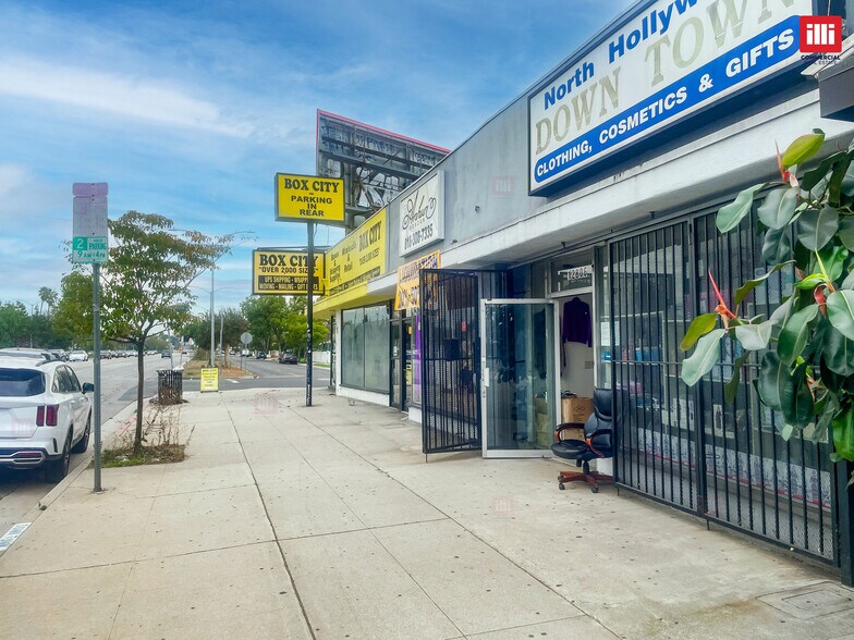 12800-12806 Victory Blvd, North Hollywood, CA à louer - Photo de l’immeuble – Image 3 sur 5
