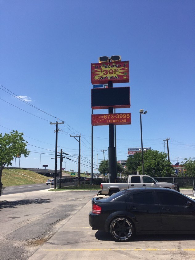 1706 SW Loop 410, San Antonio, TX à louer Photo de l’immeuble– Image 1 sur 9