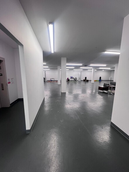 39-04 29th St, Long Island City, NY à louer - Photo de l’immeuble – Image 3 sur 16