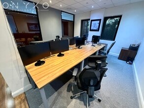 1390 Uxbridge Rd, Uxbridge à louer Photo intérieure– Image 1 sur 5