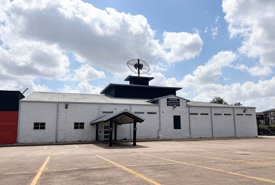 11110 W Airport Blvd, Stafford, TX à vendre - Photo de l’immeuble – Image 3 sur 25