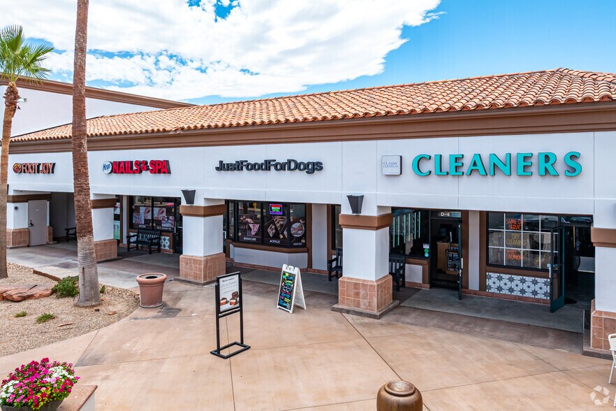 36101 Bob Hope Dr, Rancho Mirage, CA à louer - Photo de l’immeuble – Image 3 sur 17