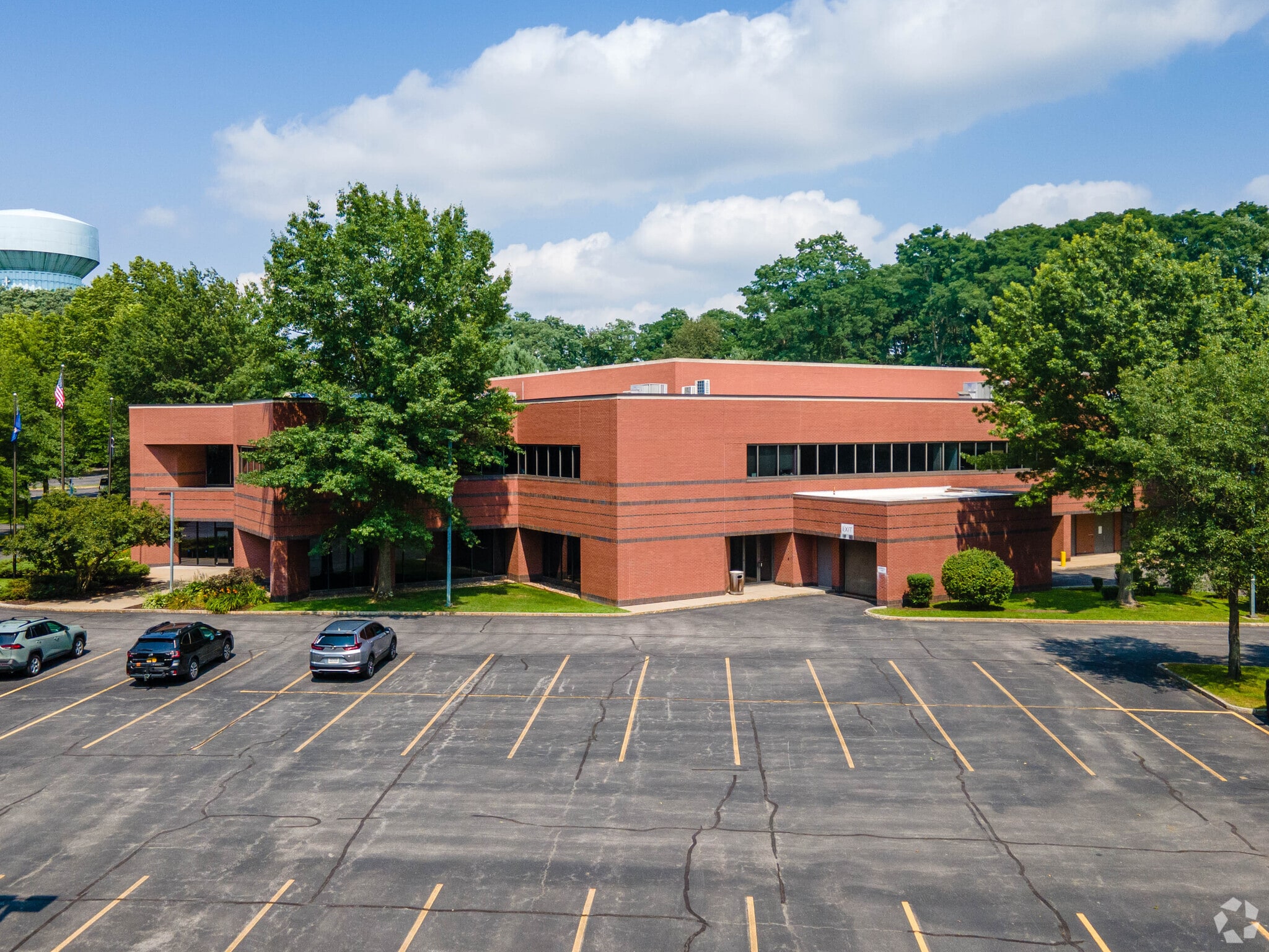 94 New Karner Rd, Albany, NY à louer Photo principale– Image 1 sur 29