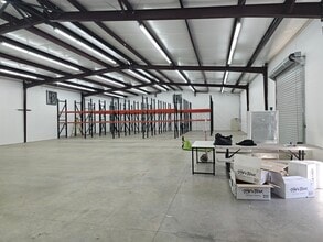 11523 Harry Hines Blvd, Dallas, TX à louer Photo intérieure– Image 2 sur 5