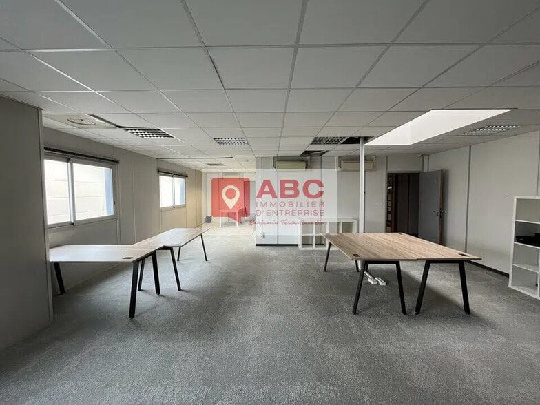 Bureau dans Baillargues à louer - Photo de l’immeuble – Image 2 sur 5