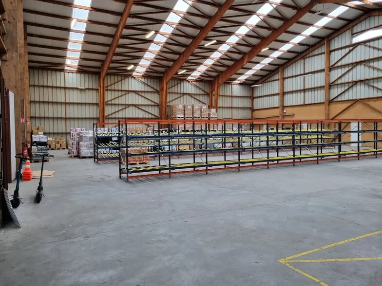 Industriel/Logistique dans Lisieux à vendre - Photo intérieure – Image 2 sur 2