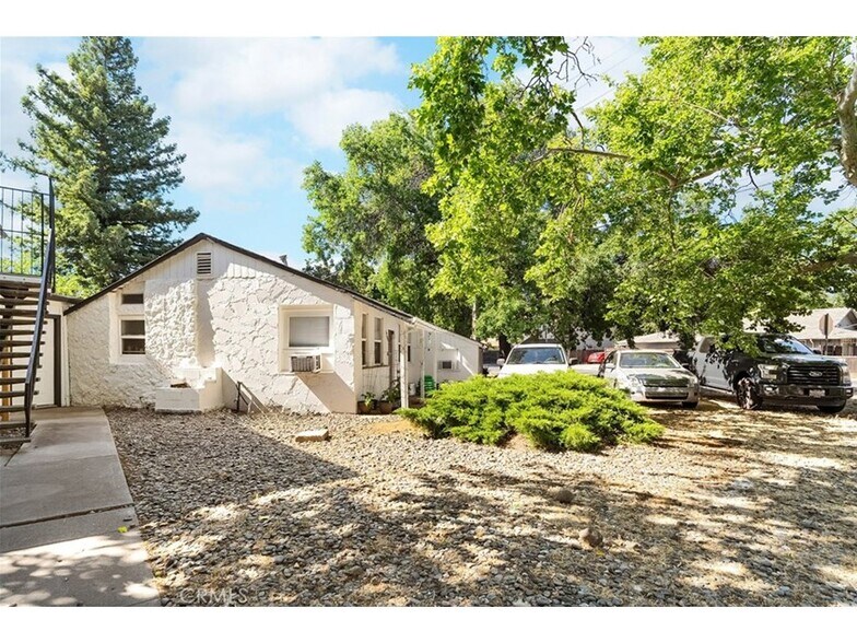 1204 W 5th St, Chico, CA à vendre - Photo de l’immeuble – Image 2 sur 20