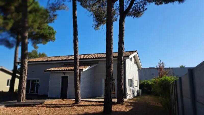 Bureau dans Le Haillan à vendre - Photo de l’immeuble – Image 2 sur 15