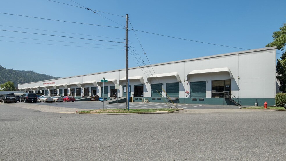 3571-3599 NW Yeon Ave, Portland, OR à louer - Photo de l’immeuble – Image 3 sur 35