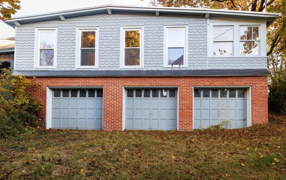 163 Front St, Housatonic, MA à vendre - Photo de l’immeuble – Image 3 sur 5