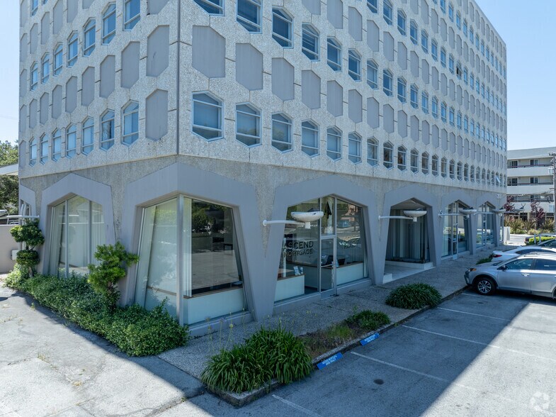 2555 Flores St, San Mateo, CA à louer - Photo de l’immeuble – Image 2 sur 22