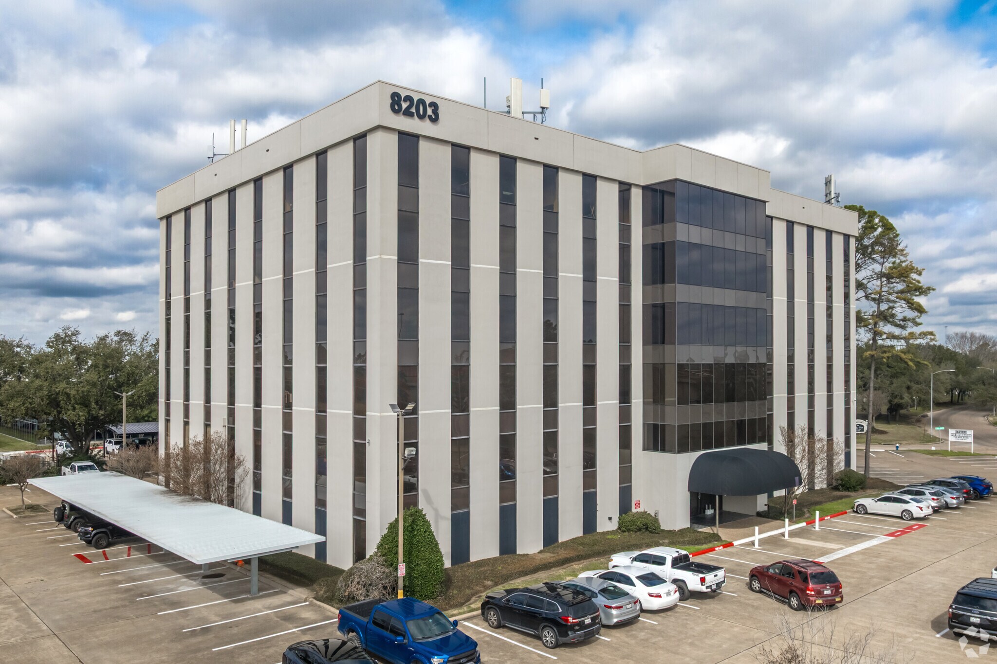 8203 Willow Place Dr S, Houston, TX à louer Photo principale– Image 1 sur 10