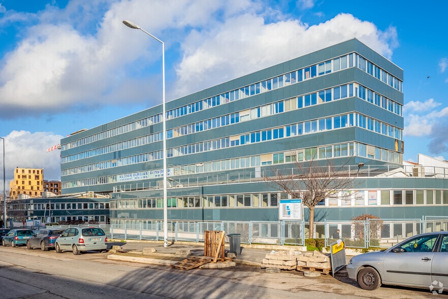 18 Rue D'Arras, Nanterre à louer - Photo de l’immeuble – Image 3 sur 20
