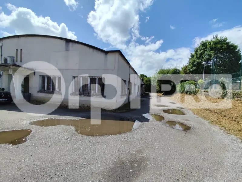 Industriel/Logistique dans Le Palais-sur-Vienne à louer Photo de l’immeuble– Image 1 sur 6