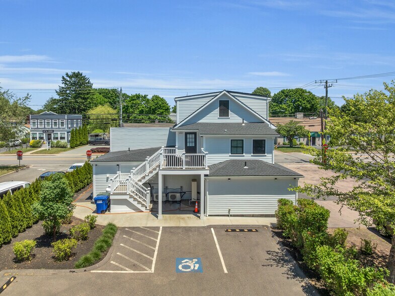 44 Williams Ave, Mystic, CT à vendre - Photo de l’immeuble – Image 2 sur 15