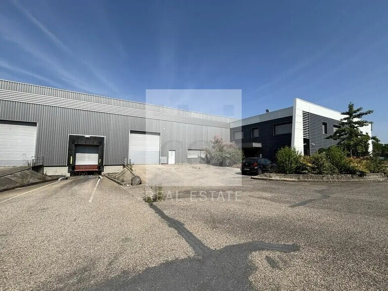 Bureau dans Saint-Priest à louer - Photo de l’immeuble – Image 2 sur 12