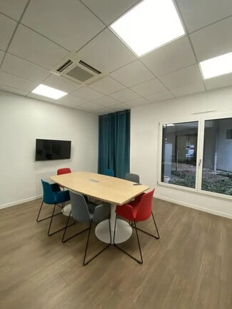 Plus de détails pour 4 Bis Avenue Camille Rousset, Bron - Bureau à louer