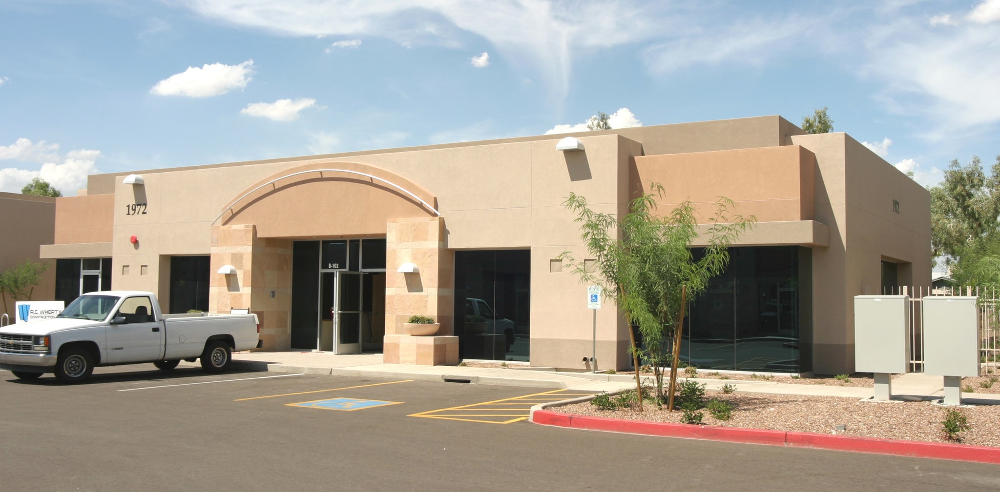 1972 E Baseline Rd, Tempe, AZ à louer Photo principale– Image 1 sur 8