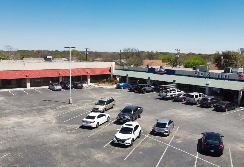 8721-8759 Grissom Rd, San Antonio, TX à louer - Photo principale – Image 1 sur 6