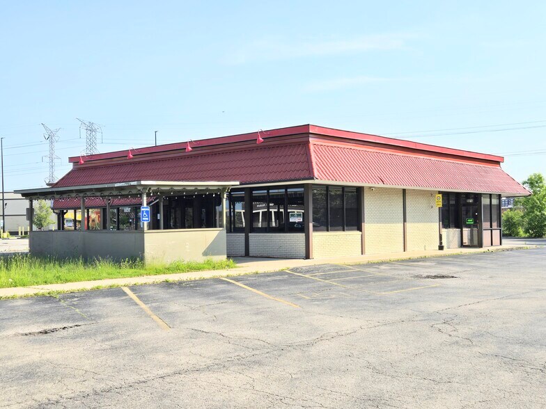 9850 Milwaukee Ave, Glenview, IL à vendre - Photo de l’immeuble – Image 2 sur 14