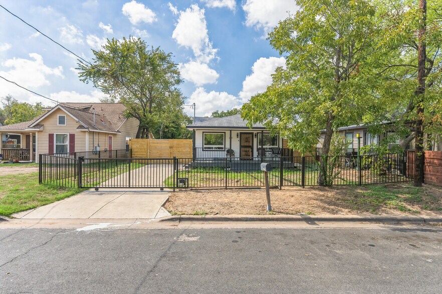 6111 Atwood St, Austin, TX à vendre - Photo de l’immeuble – Image 2 sur 30