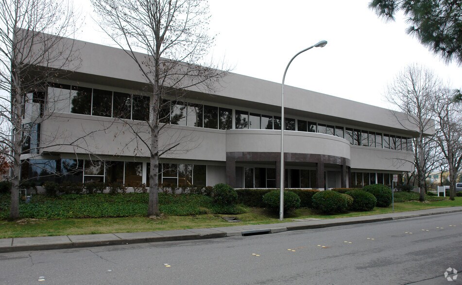 1201 Vine St, Healdsburg, CA à louer - Photo de l’immeuble – Image 2 sur 11