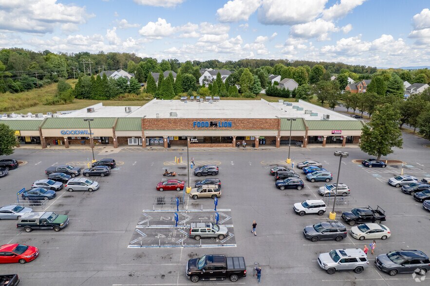 75-115 Maddex Square Dr, Shepherdstown, WV à louer - Photo de l’immeuble – Image 2 sur 3