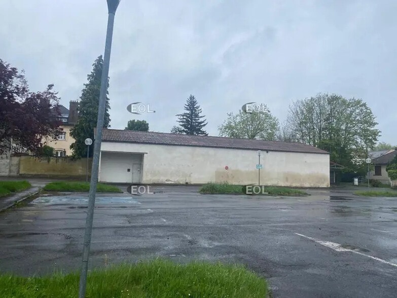 Local d’activités dans Villeparisis à louer - Photo de l’immeuble – Image 3 sur 8