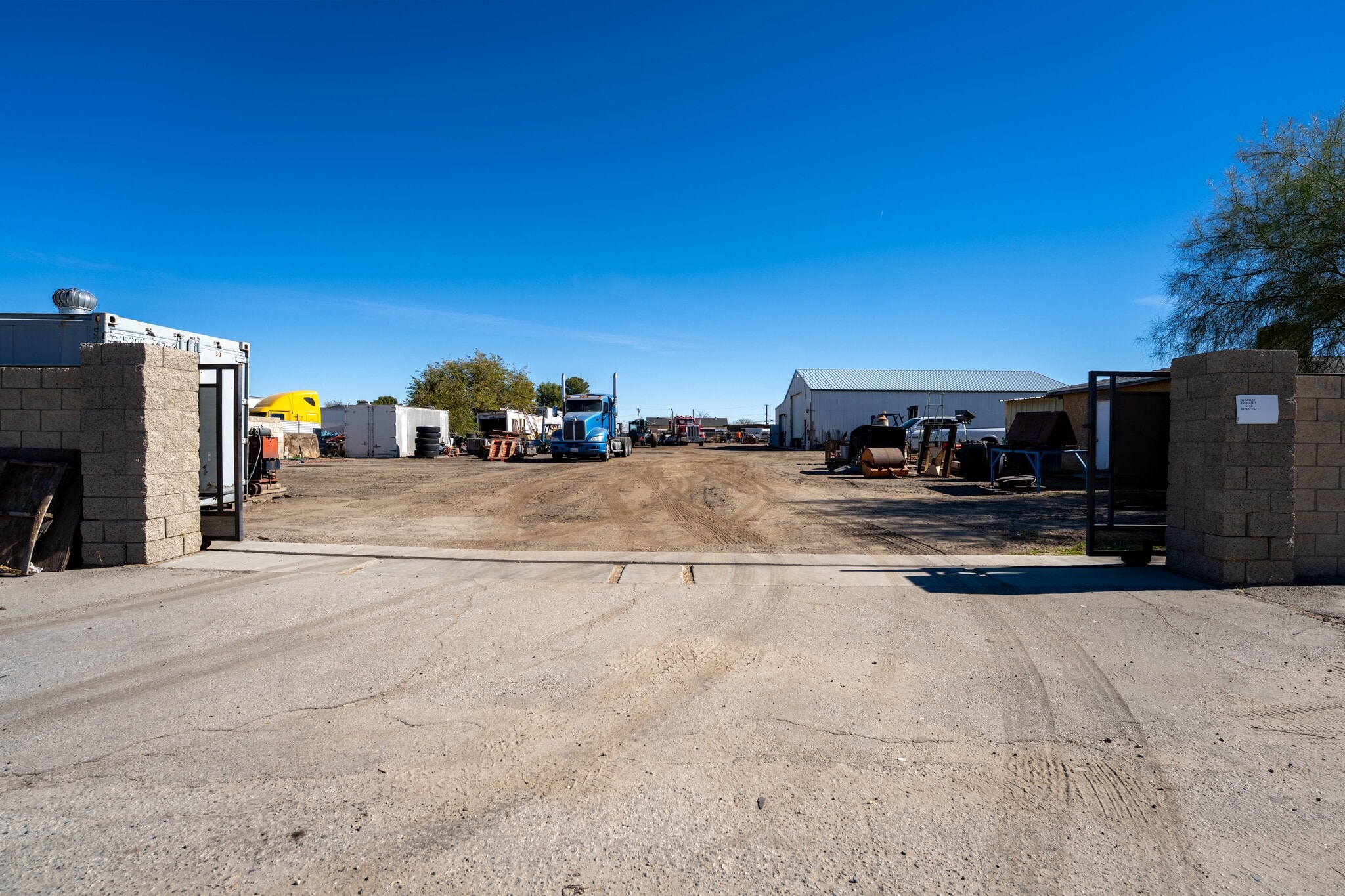 42622 3rd St E, Lancaster, CA à vendre Photo principale– Image 1 sur 19