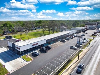 Plus de détails pour 713-725 W Henderson St, Cleburne, TX - Local commercial à vendre