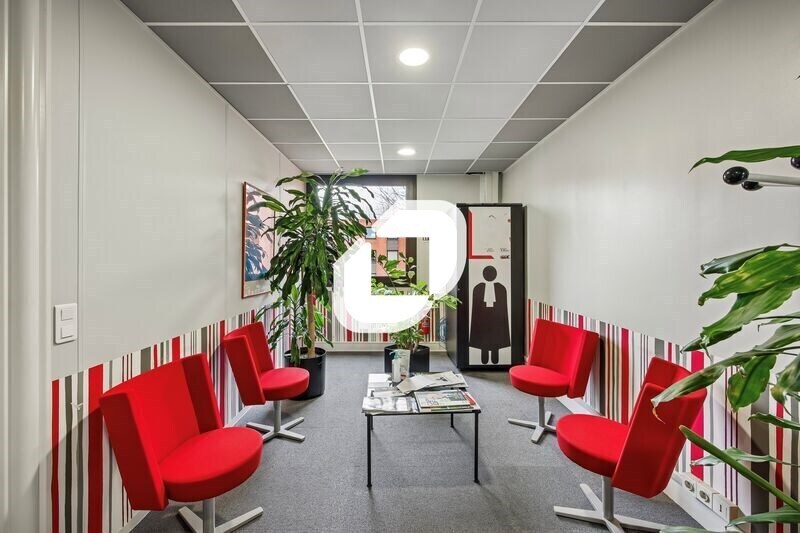 Bureau dans Montigny-le-Bretonneux à vendre - Photo de l’immeuble – Image 2 sur 18