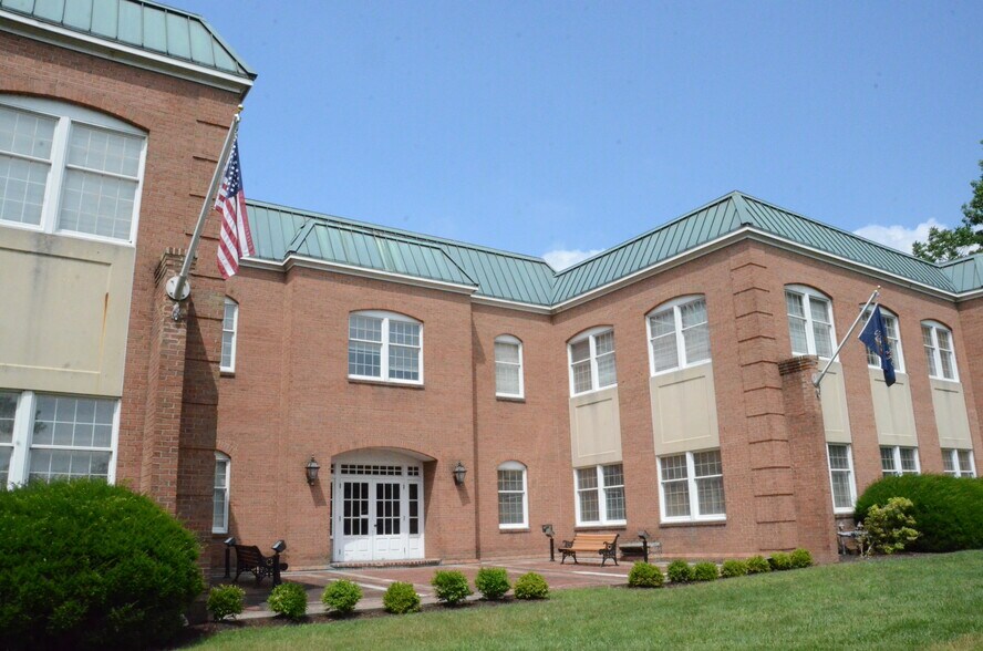 235 Alpha Dr, Pittsburgh, PA à vendre - Photo de l’immeuble – Image 2 sur 13