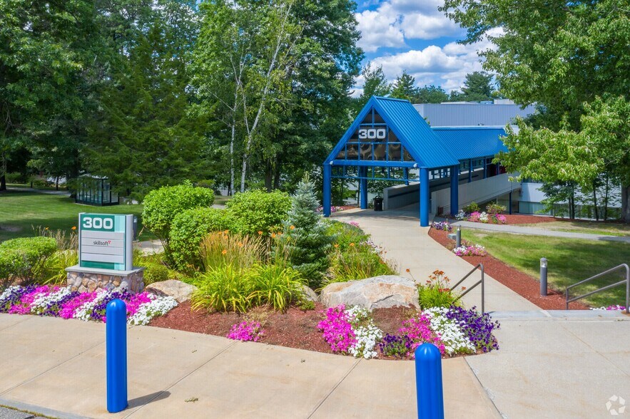 100 Innovative Way, Nashua, NH à louer - Photo de l’immeuble – Image 3 sur 19