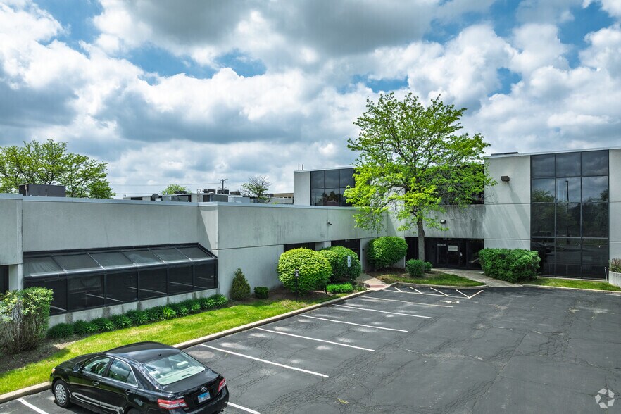 105-195 W Central Rd, Schaumburg, IL à louer - Photo principale – Image 1 sur 20